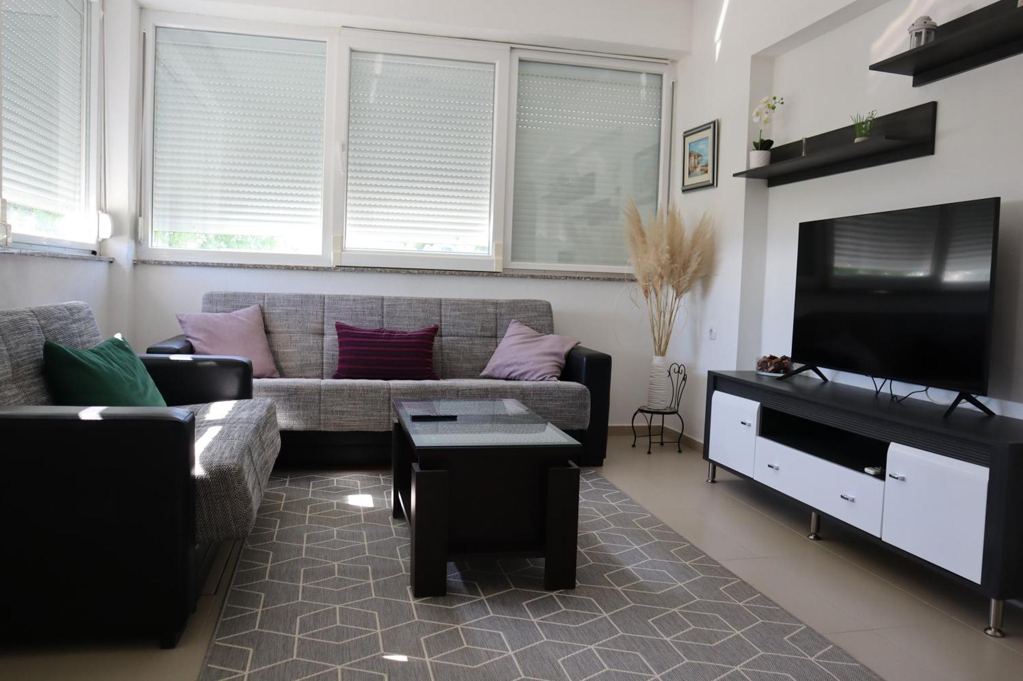 Holiday Home Ante With Beautiful Private Garden Nadin المظهر الخارجي الصورة
